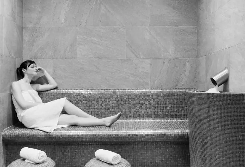 Tiara Miramar Beach Hotel & Spa