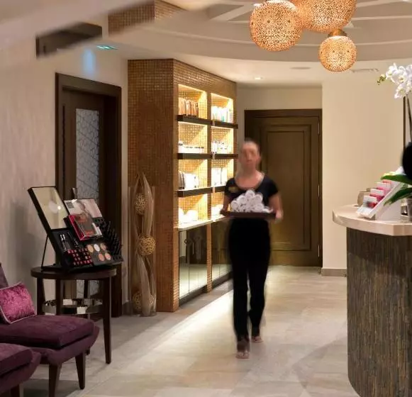 Tiara Miramar Beach Hotel & Spa