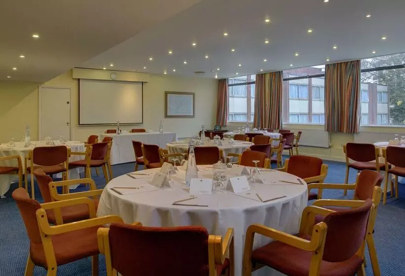 호텔 Best Western Plough And Harrow