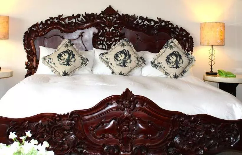 فندق Falls Of Lora