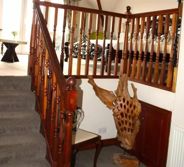 فندق Falls Of Lora