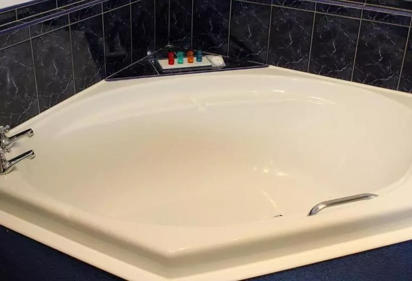 فندق Falls Of Lora