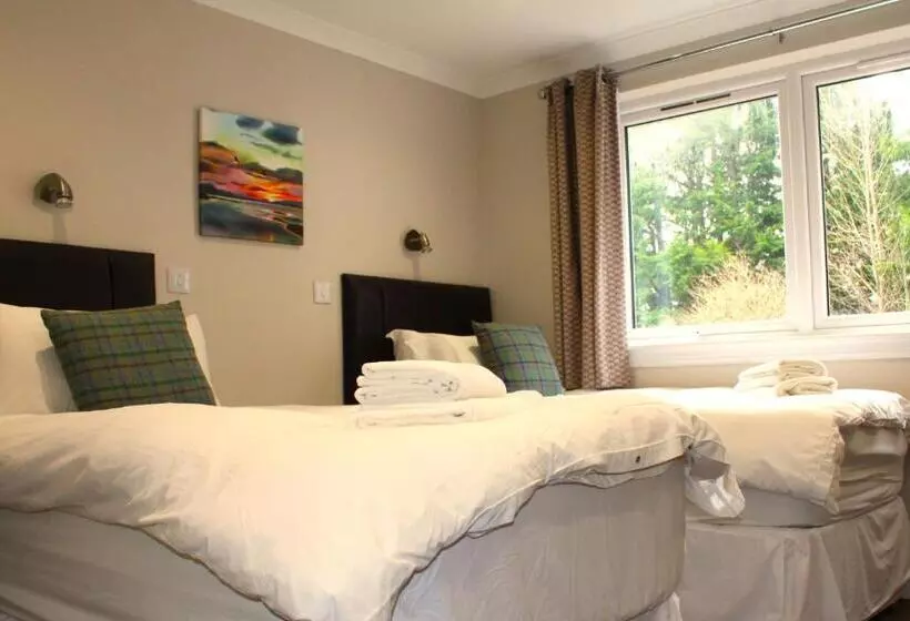 فندق Falls Of Lora