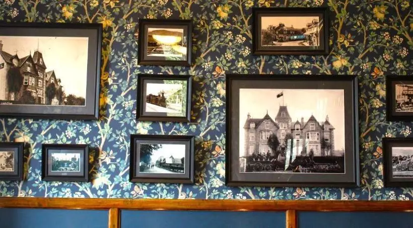 فندق Falls Of Lora