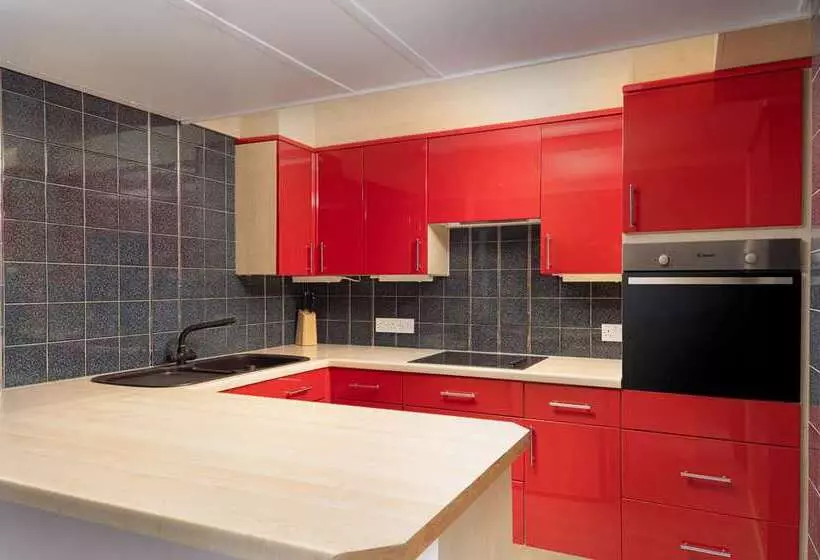 هتل Hilton London Kensington