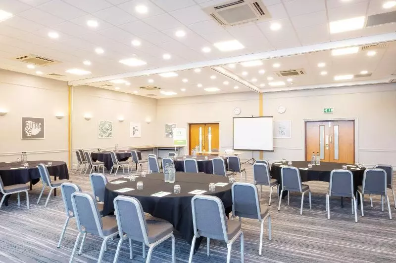 Отель Holiday Inn Farnborough, An Ihg