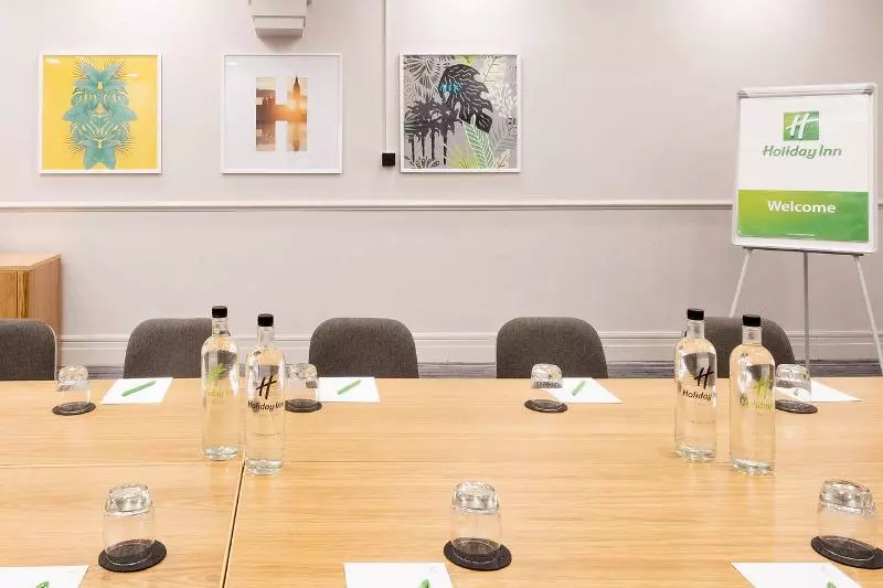 Отель Holiday Inn Farnborough, An Ihg