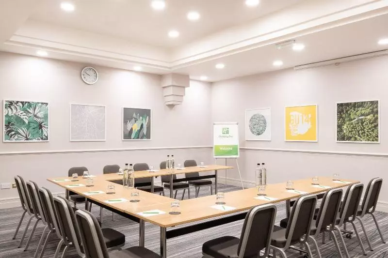 Отель Holiday Inn Farnborough, An Ihg