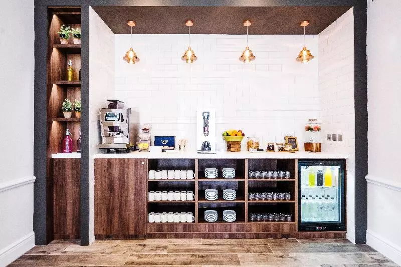 Отель Holiday Inn Farnborough, An Ihg