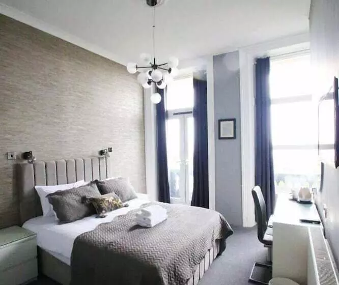 هتل The Lansdowne