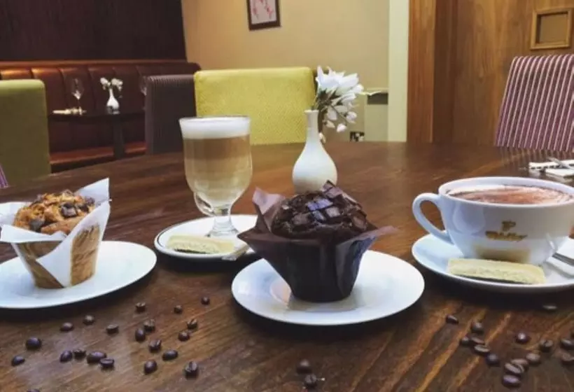 Metropole Hotel And Spa