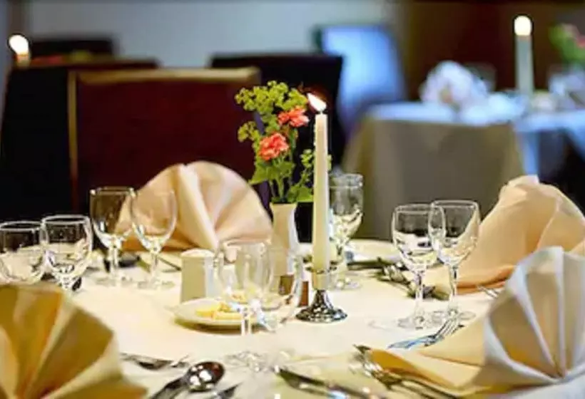 Metropole Hotel And Spa