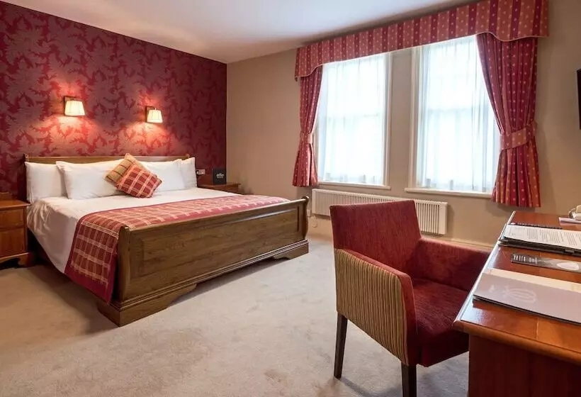 Metropole Hotel And Spa