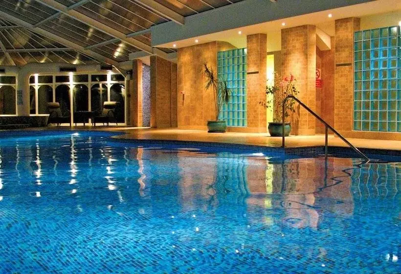 Metropole Hotel And Spa