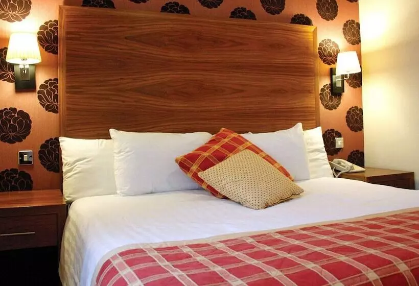 Metropole Hotel And Spa