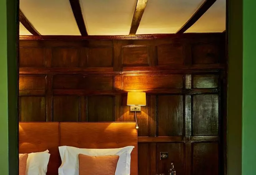 Ockenden Manor Hotel & Spa