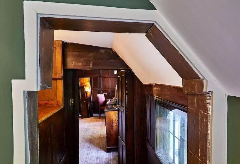 Ockenden Manor Hotel & Spa