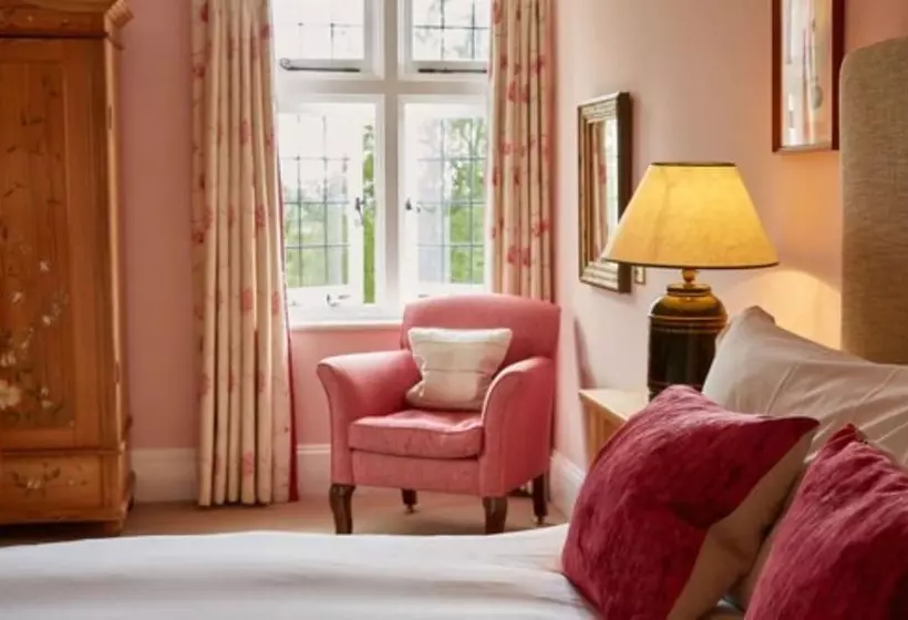 Ockenden Manor Hotel & Spa