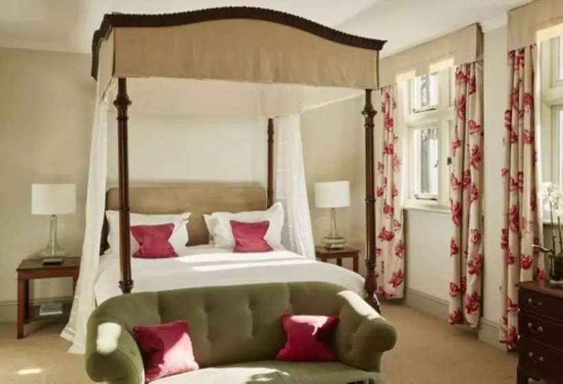 Ockenden Manor Hotel & Spa