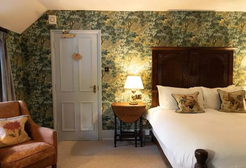 Ockenden Manor Hotel & Spa