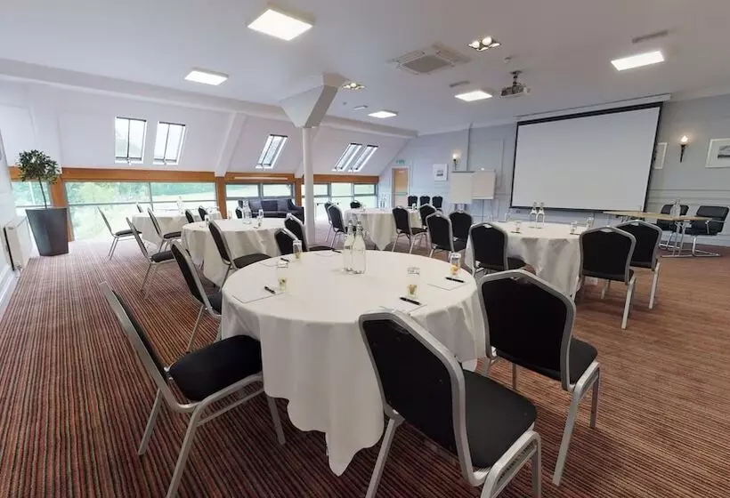 Old Thorns Hotel & Resort