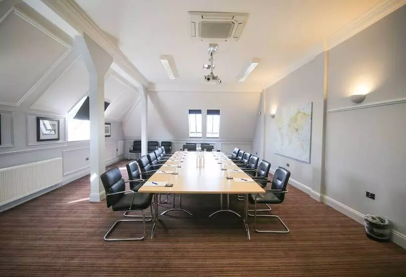 Old Thorns Hotel & Resort