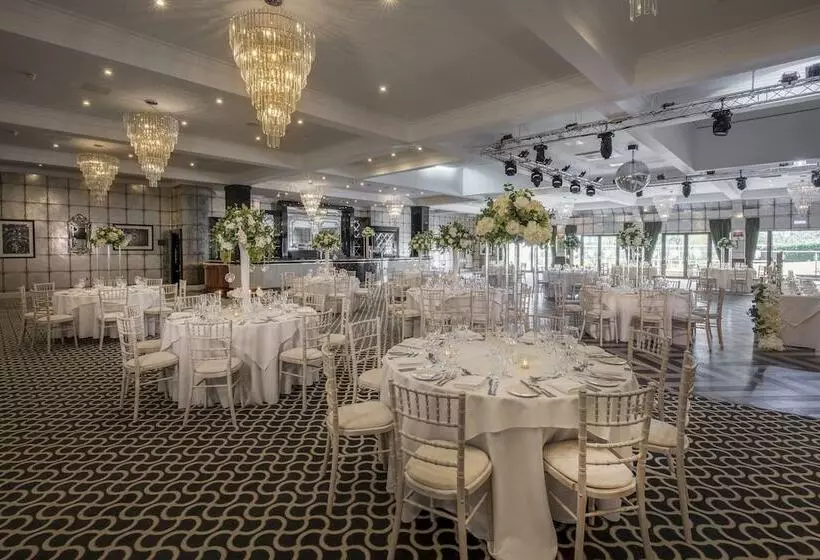 Old Thorns Hotel & Resort