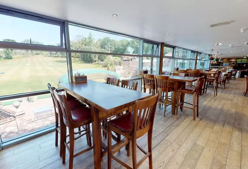 Old Thorns Hotel & Resort