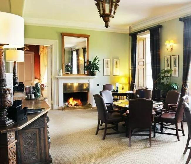 ホテル Raemoir House