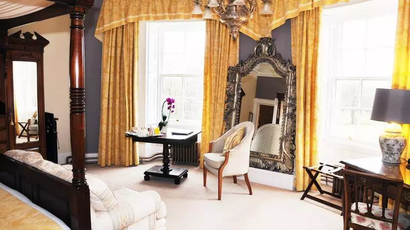 ホテル Raemoir House