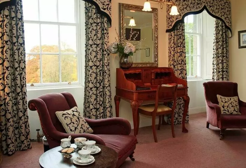 ホテル Raemoir House