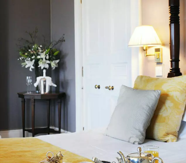 ホテル Raemoir House