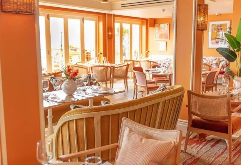 فندق Roslin Beach