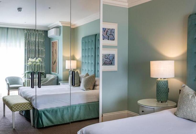 فندق Roslin Beach