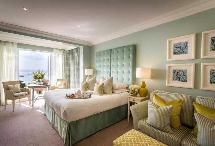 فندق Roslin Beach