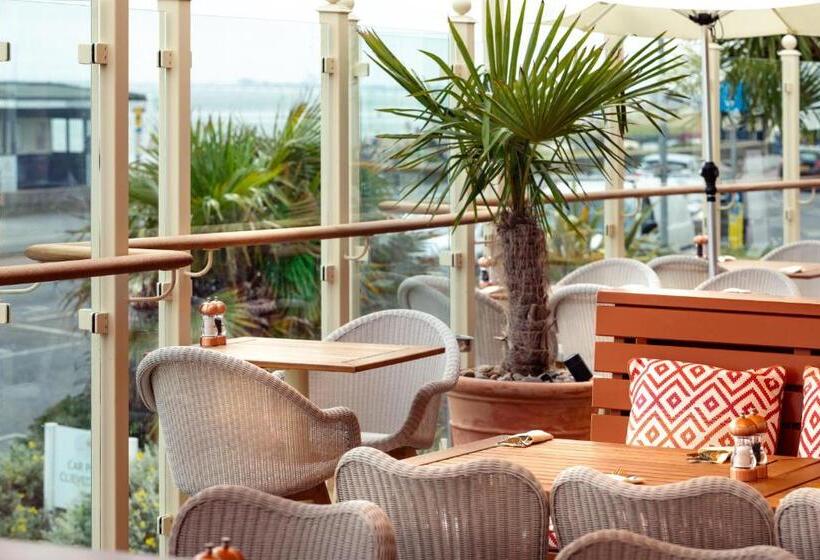 فندق Roslin Beach