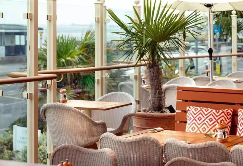 فندق Roslin Beach