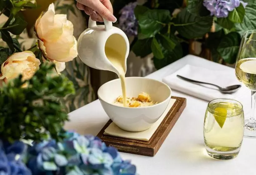 فندق Roslin Beach