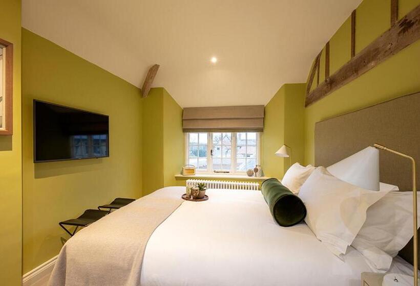 ホテル The Falcon