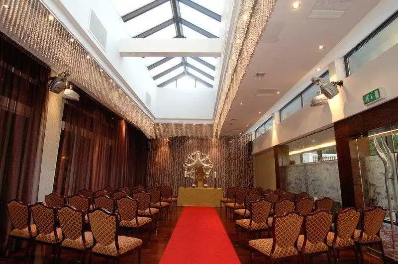 The Queen At Chester Hotel, Bw Premier Collection