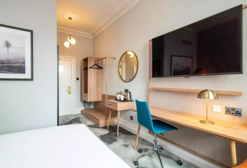 The Queen At Chester Hotel, Bw Premier Collection