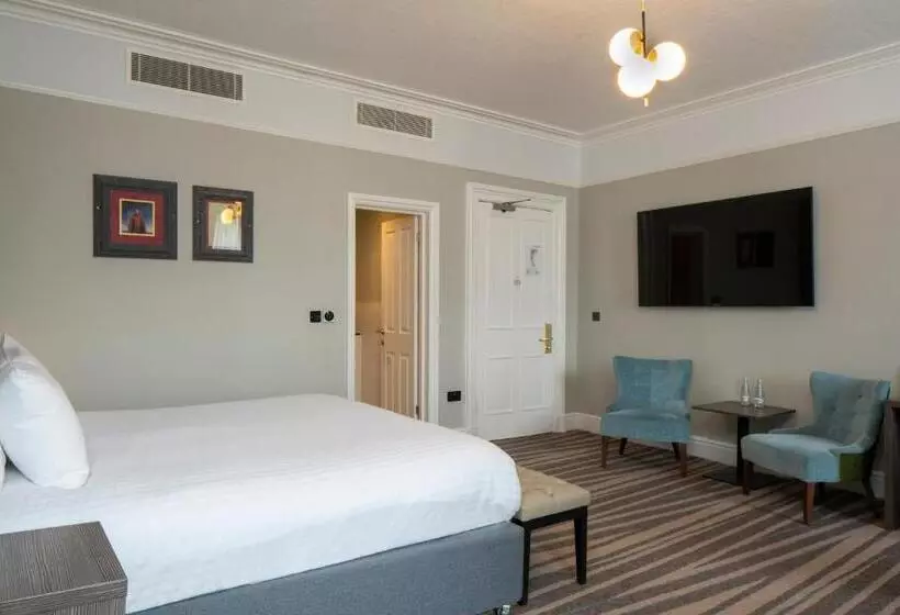 The Queen At Chester Hotel, Bw Premier Collection