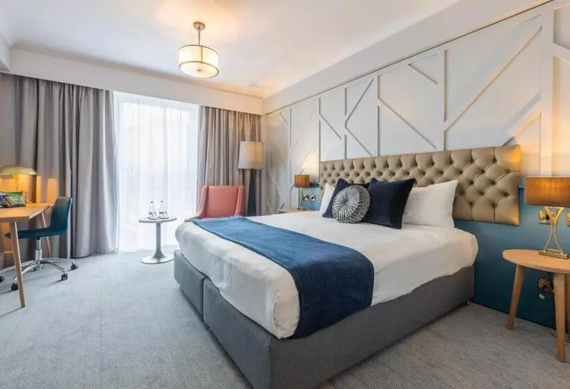 The Queen At Chester Hotel, Bw Premier Collection