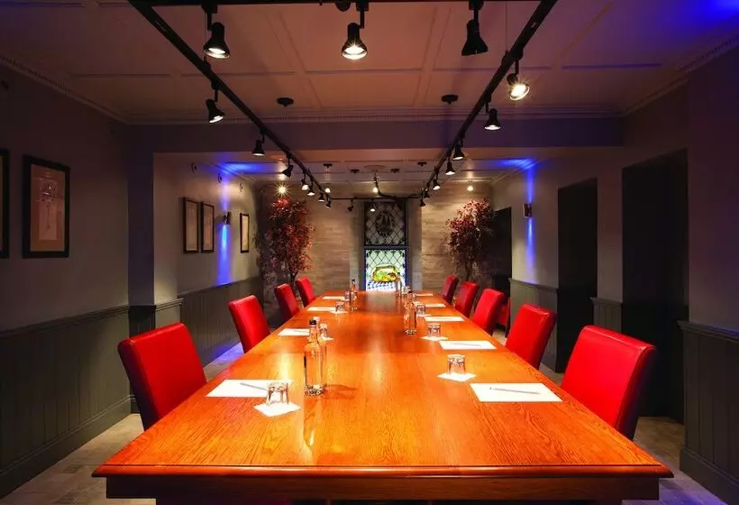 The Farmhouse Hotel And Restaurant