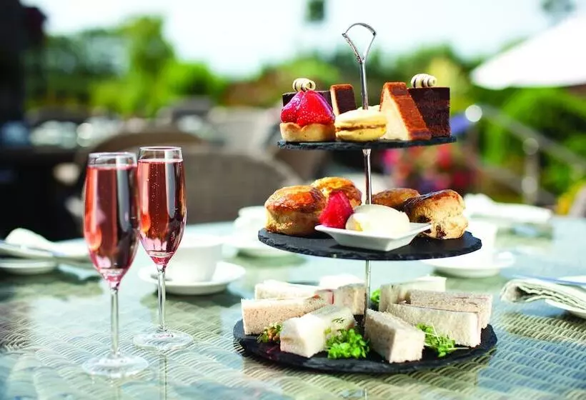 The Farmhouse Hotel And Restaurant