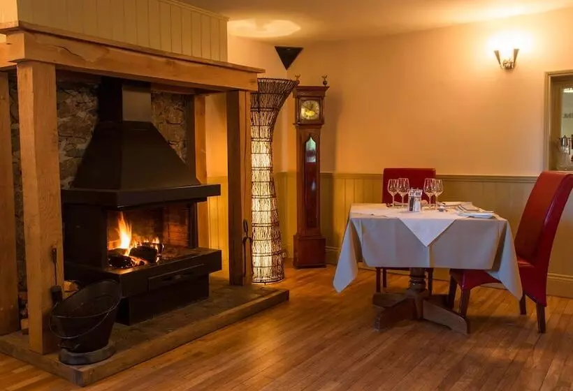 The Farmhouse Hotel And Restaurant