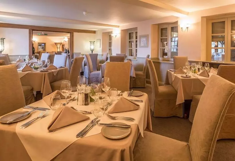 The Farmhouse Hotel And Restaurant