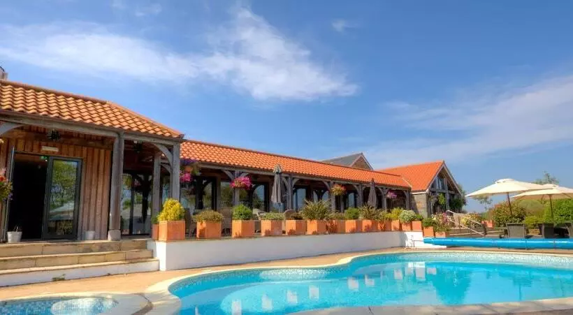 The Farmhouse Hotel And Restaurant