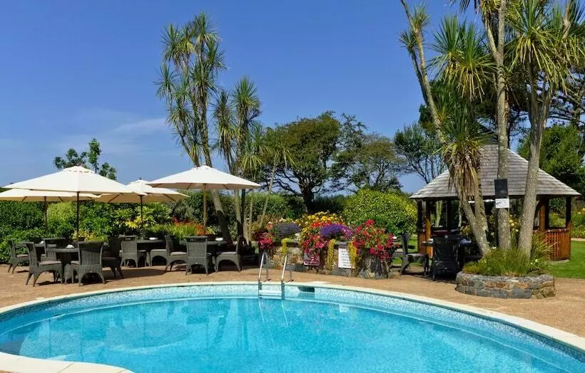 The Farmhouse Hotel And Restaurant