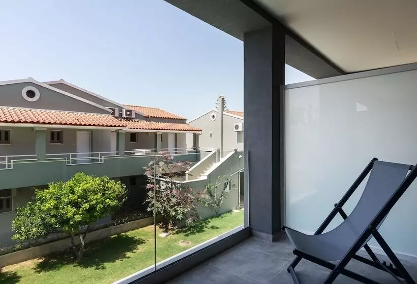 酒店 Acharavi Beach